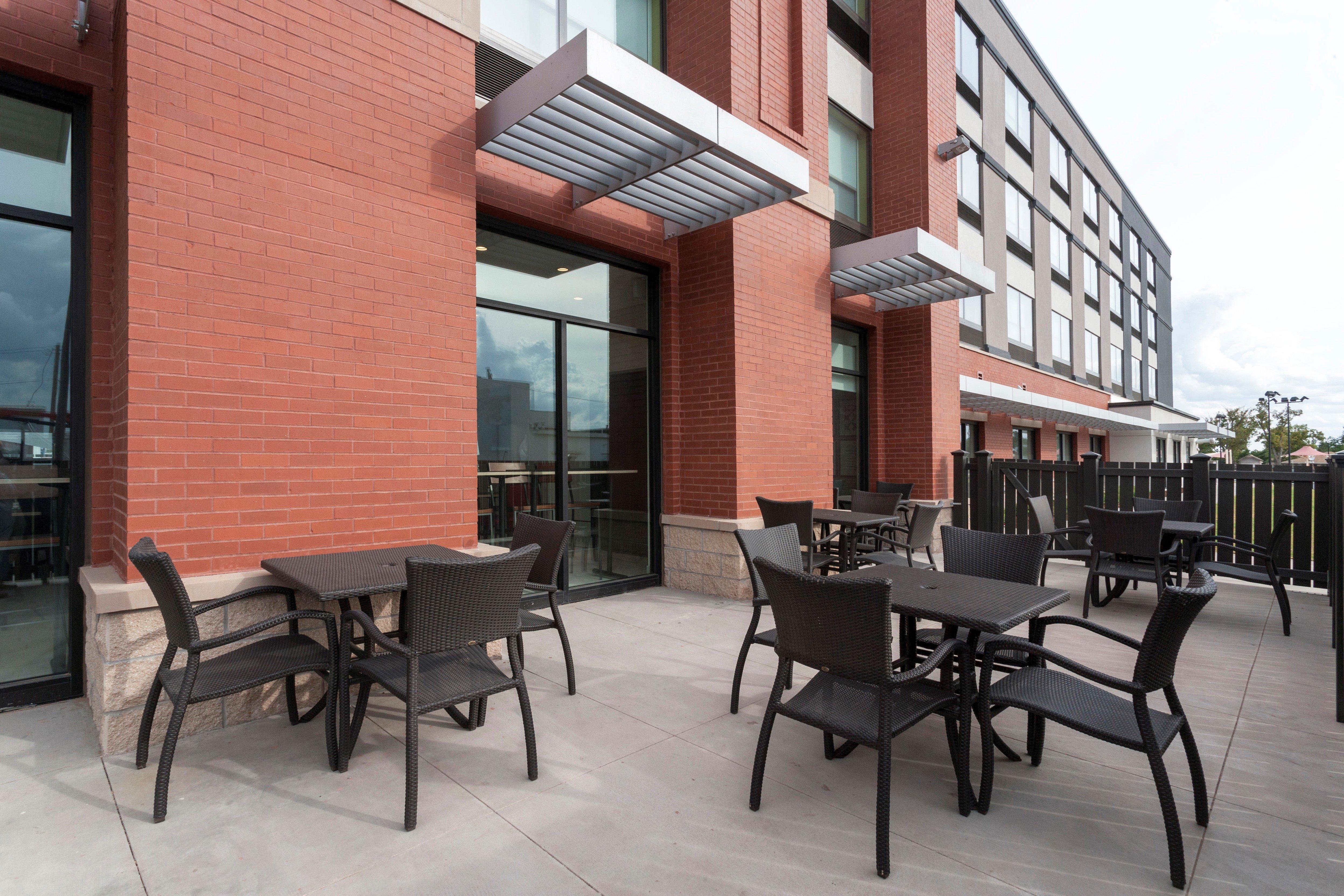 Holiday Inn Express & Suites - Dodge City By Ihg Esterno foto
