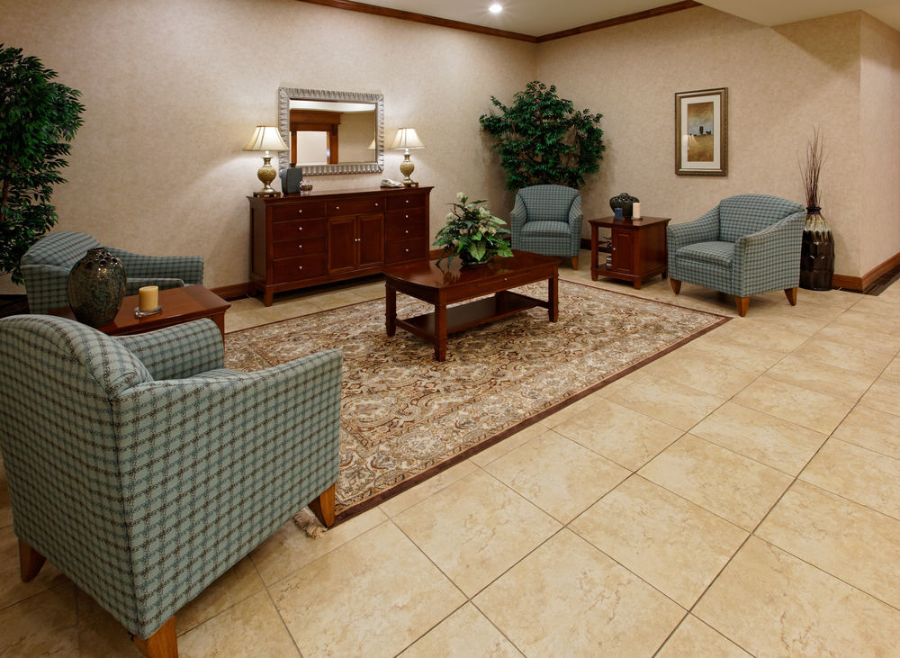 Holiday Inn Express & Suites - Dodge City By Ihg Esterno foto