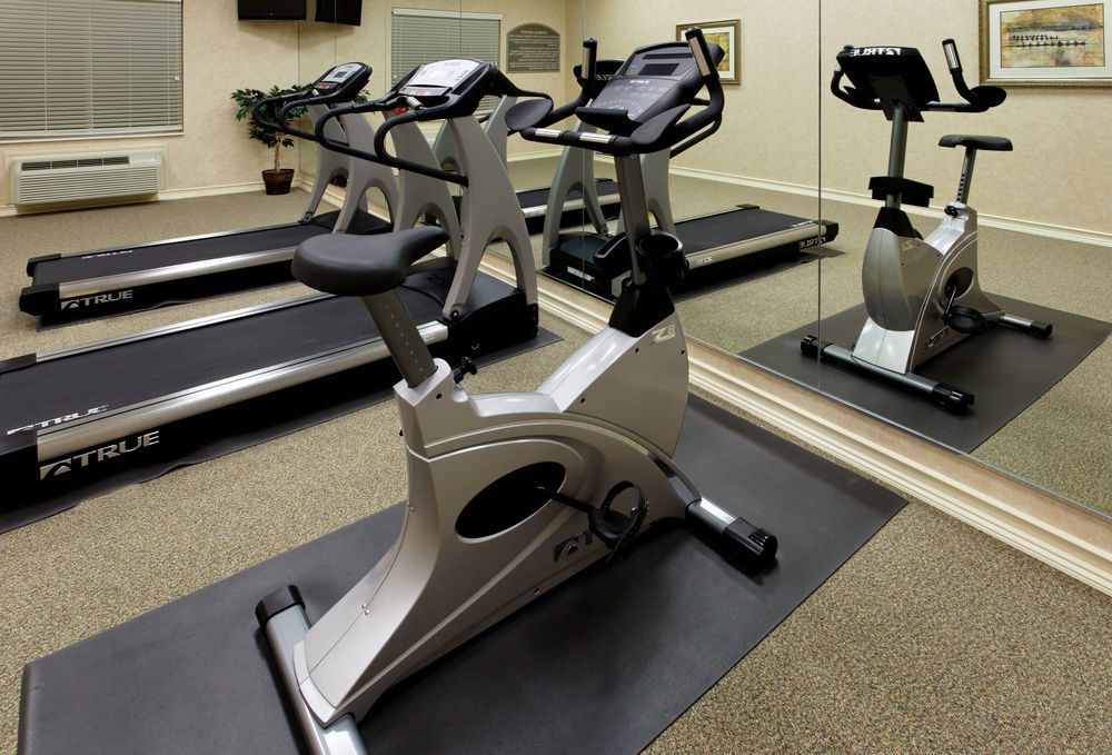 Holiday Inn Express & Suites - Dodge City By Ihg Esterno foto