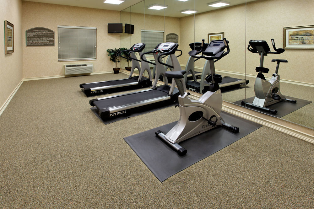 Holiday Inn Express & Suites - Dodge City By Ihg Esterno foto